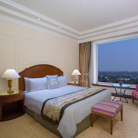Sheraton New Delhi Hotel מראה חיצוני תמונה