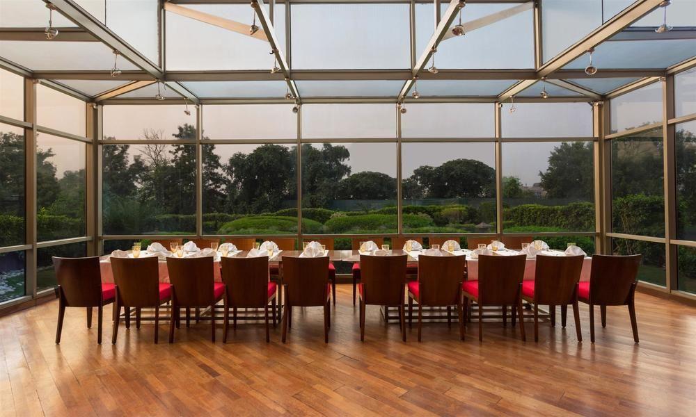Sheraton New Delhi Hotel מראה חיצוני תמונה